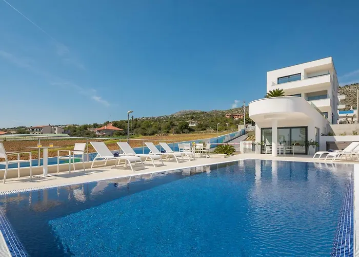 Luxury Apartments Baotic